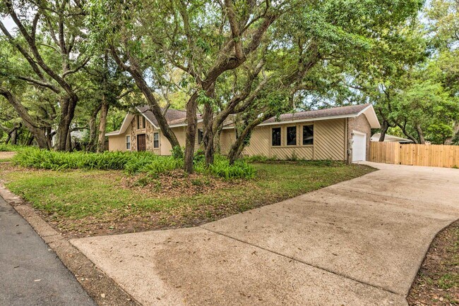 Photo - 2816 Whisper Pine Dr