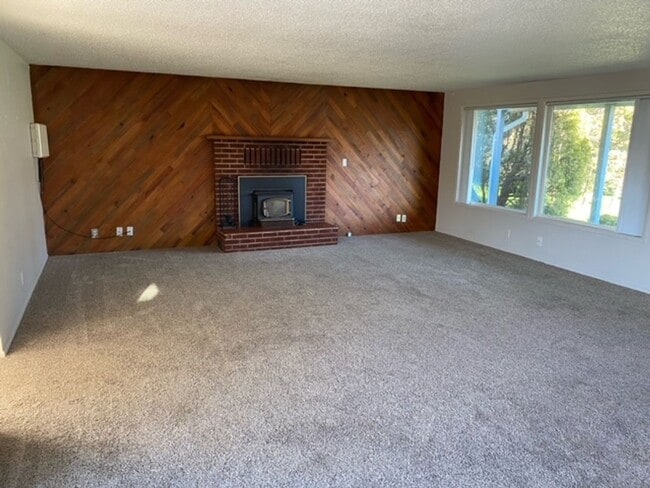 Photo - 2070 Unidad 280 S Wall