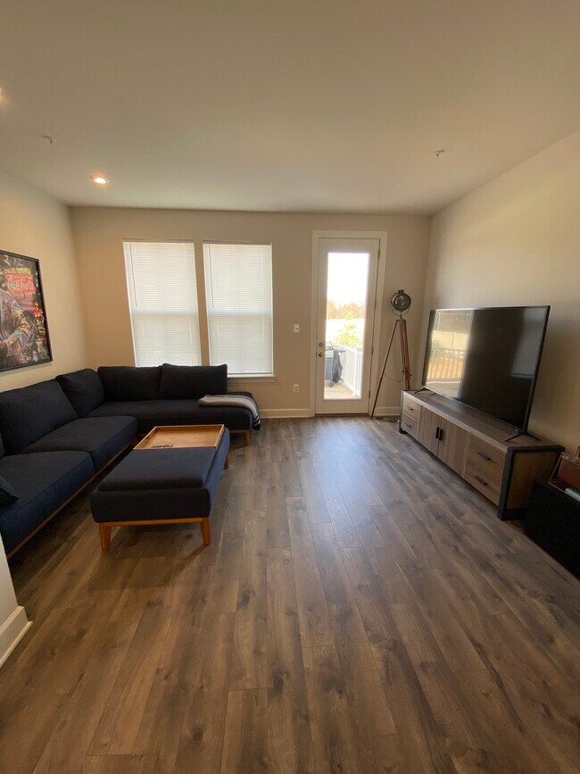 Photo - 295 Phoenix Dr