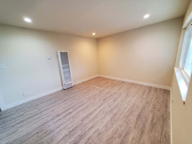 Photo - NEWLY REMODELED Apartment in Brisbane
