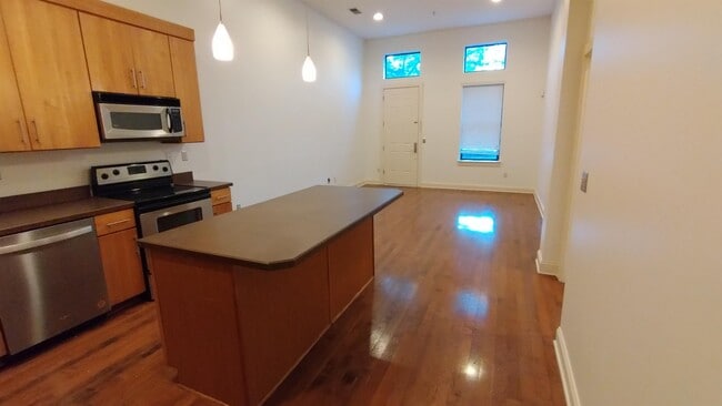 Photo - 760 Wedgewood Ave