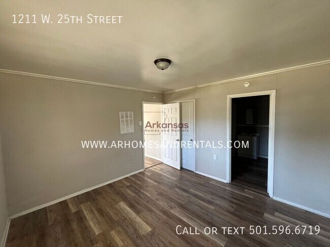 Photo - 1211 W 25th St