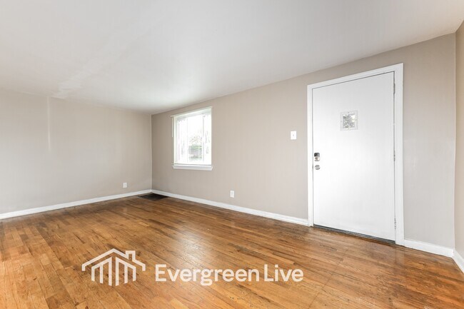 Photo - 919 Elizabeth St