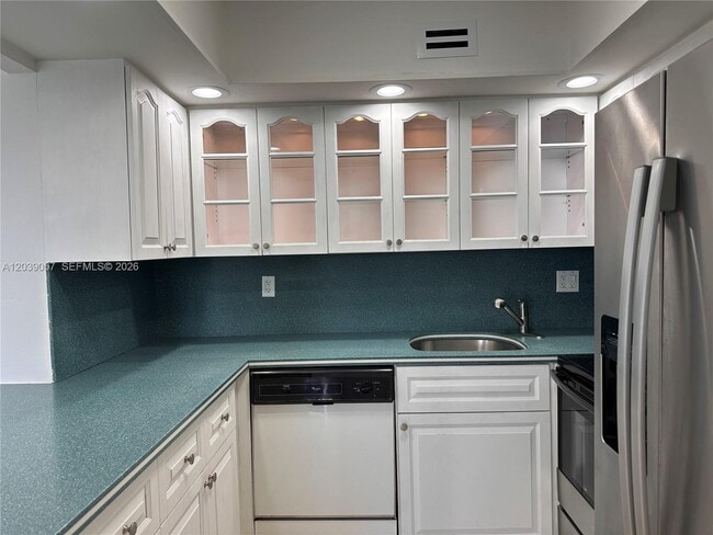 Photo - 2715 Tigertail Ave Unit 506