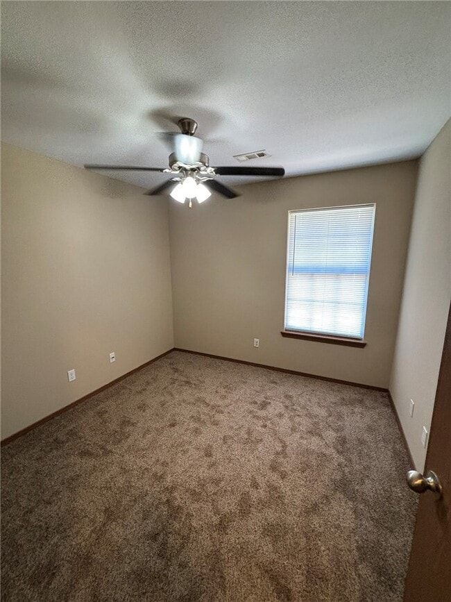 Photo - 1202 SW Quartz Ave