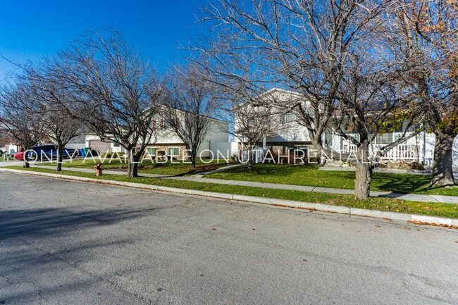 Photo - 2270 W 1750 N Unit B