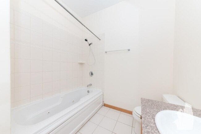 Photo - 3 bedroom in Chicago IL 60614 Unidad 4S