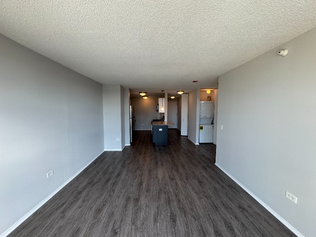 Photo - 605 W Lake St