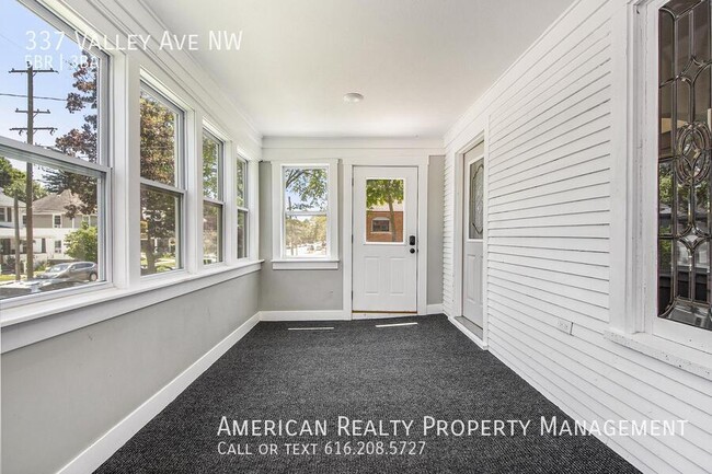 Photo - 337 Valley Ave NW