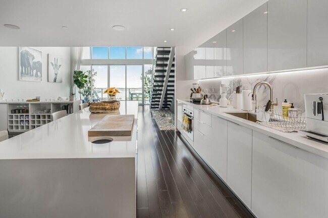 Photo - 1040 Biscayne Blvd Unidad 1102