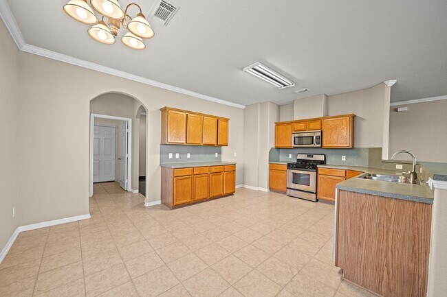 Photo - 7202 Lyndhurst Village Ln