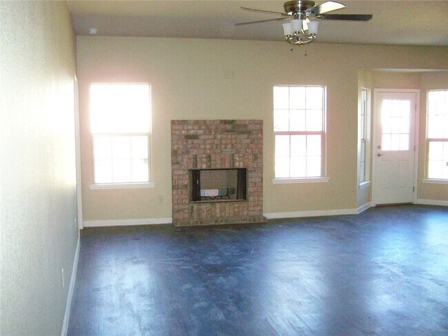 Photo - House For Lease in Denison