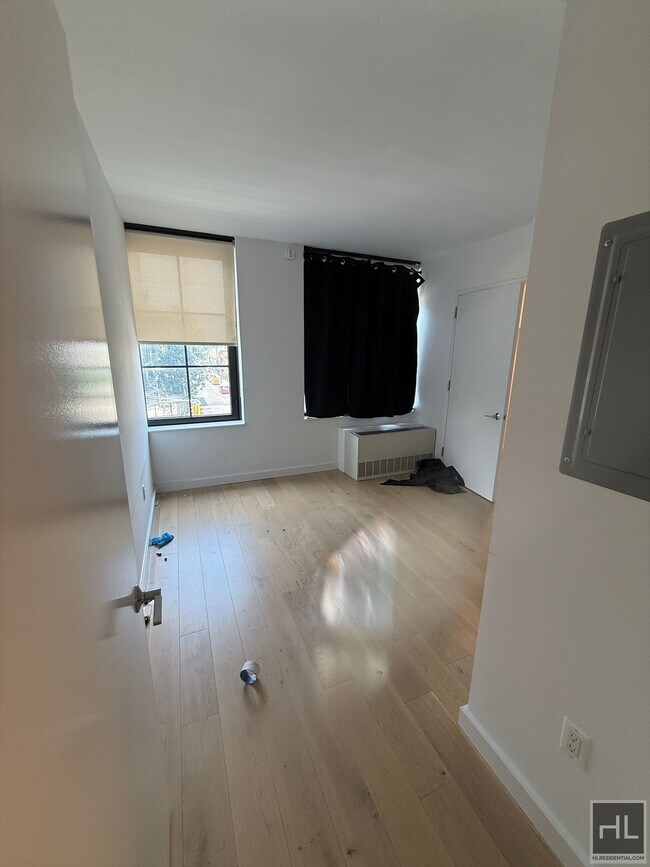 Photo - NORTHERN BOULEVARD Unit 5L