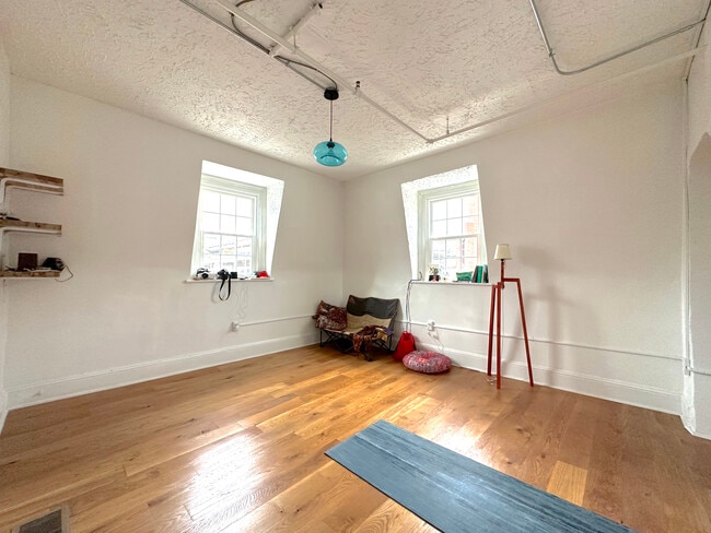 Photo - 58 Dubois St