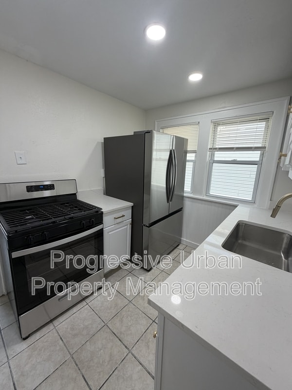 Photo - 4345 W 48th St