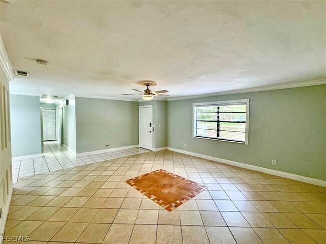 Photo - 233 S Cypress St