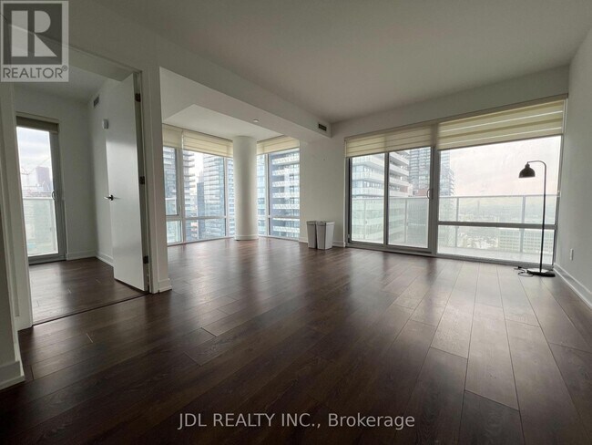 Photo - 501 Yonge St Unit 2612