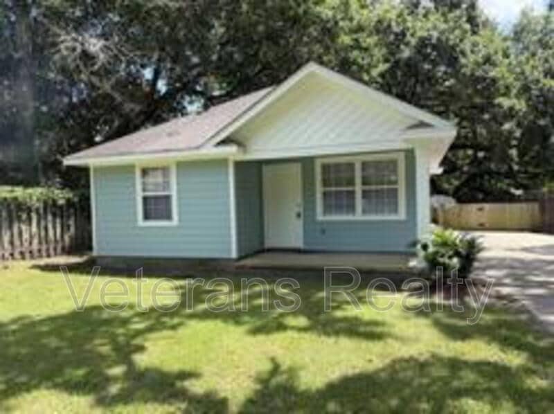 Photo - 3001 Lamont Rd