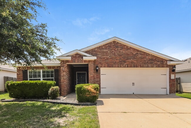 Building Photo - 2033 Pine Knoll Way Rental