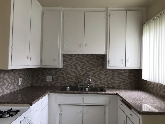 Photo - 917 N Hudson Ave Unidad 7