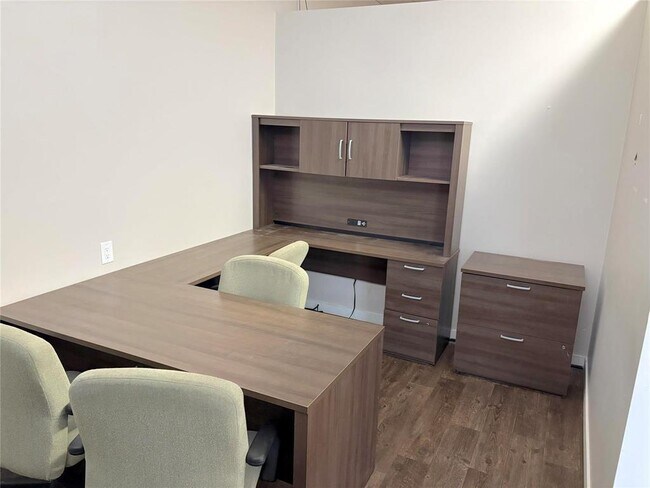 Photo - 70 Main St S