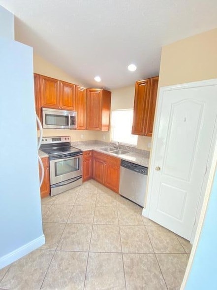 Photo - 4828 Cambridge St