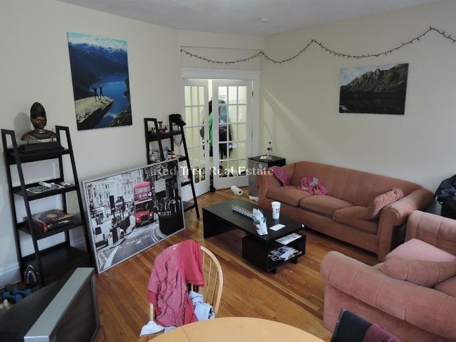 Photo - 183 Strathmore Rd Unidad 1