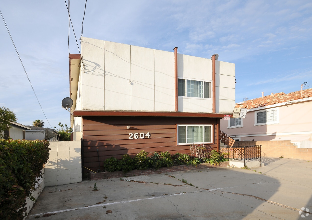 2604 Mathews Ave Apartments Redondo Beach, CA