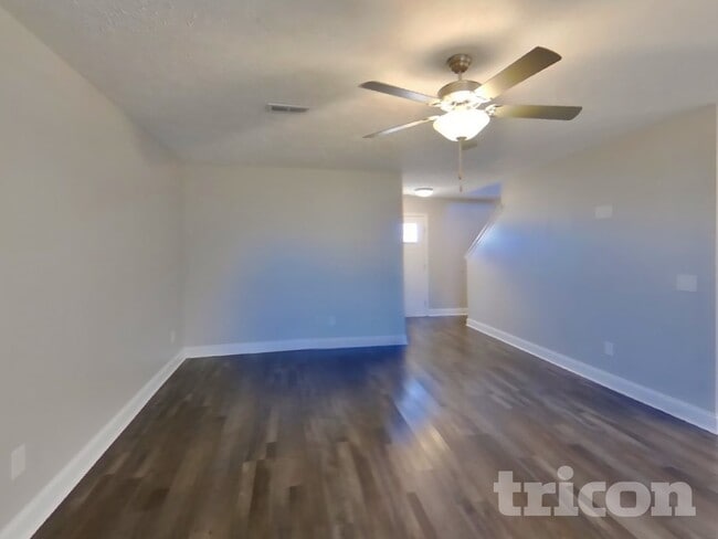 Photo - 716 Cedar Ln