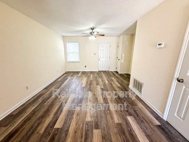 Photo - 323 S Moore St