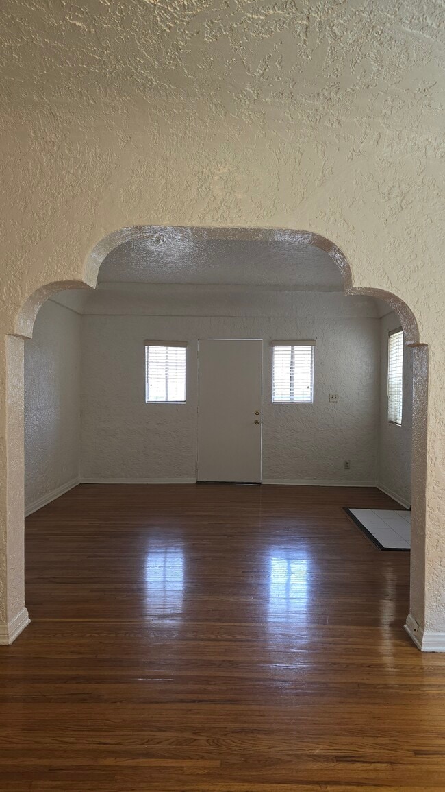 Photo - 2621 Wellington Rd Unit 2