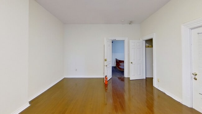 Photo - 101-103 Spadina Rd Unit 101-3