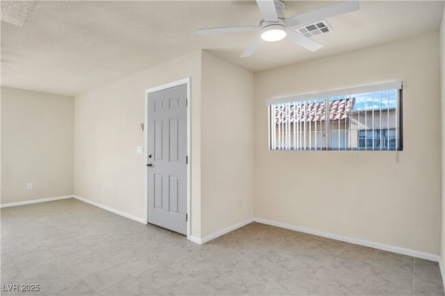 Building Photo - 2217 N Jones Blvd Rental