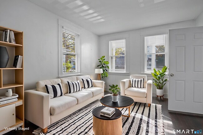 Photo - 543 Midland St