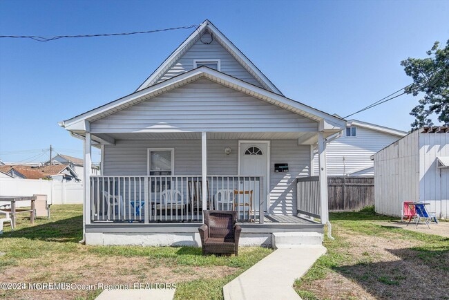 Building Photo - 408 16th Ave