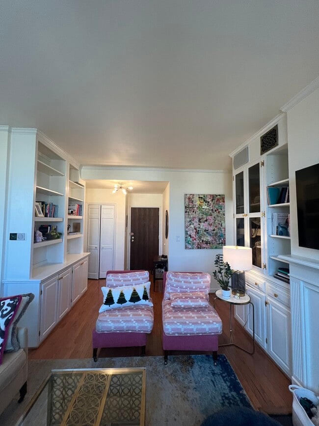 Photo - 1830 17th St NW Unit 604