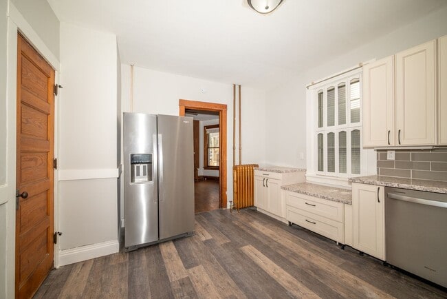 Photo - 405-407 W Main St - Duplex Unit 405