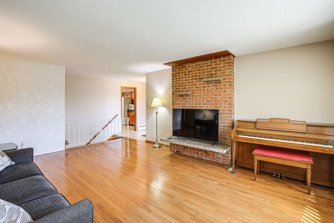 Photo - 15 Flower St Unit SI ID1603897P