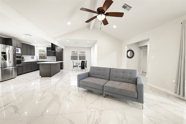 Photo - 22406 Fincastle Dr