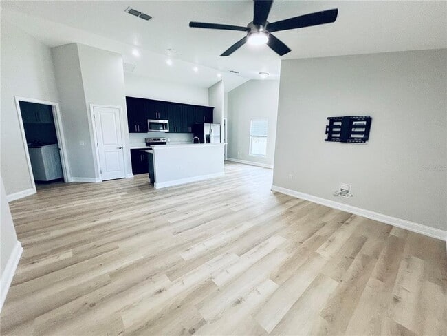 Photo - 2060 Everest St