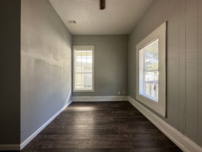 Photo - 910 S 19th St Unit A