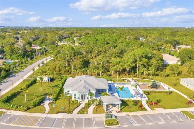 Ravinia St. Lucie