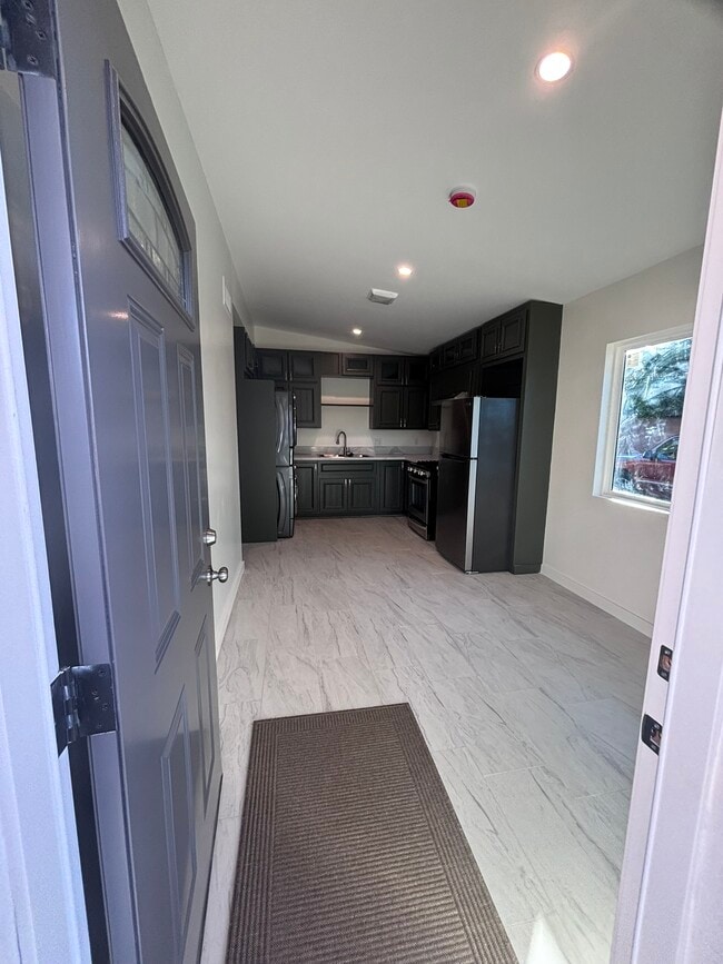 Photo - 7329 Mason Ave