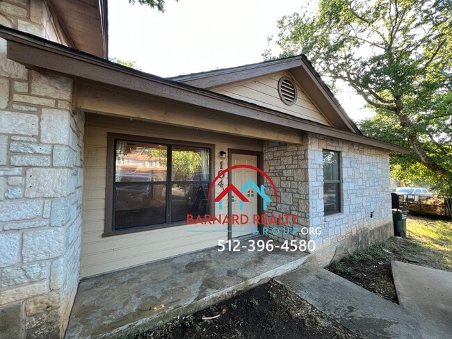 Building Photo - Available Mid June: 3 Bed 2 Bath Duplex with Fenced in Yard on Bus Route