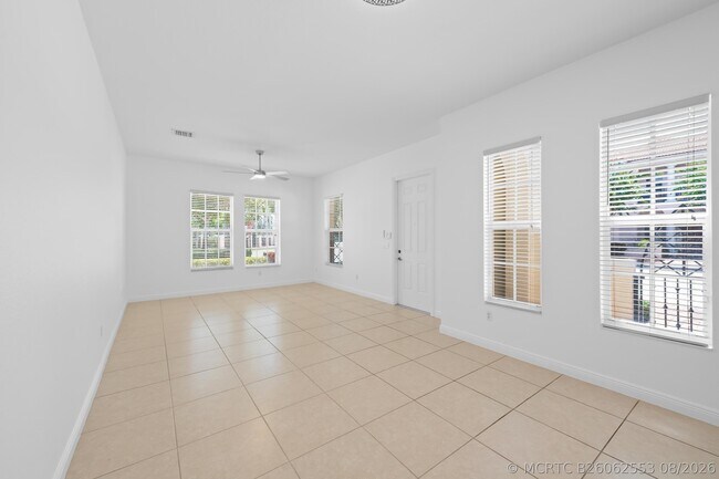Photo - 870 NW 83rd Ln