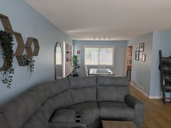 Photo - 5898 Birmingham Pl