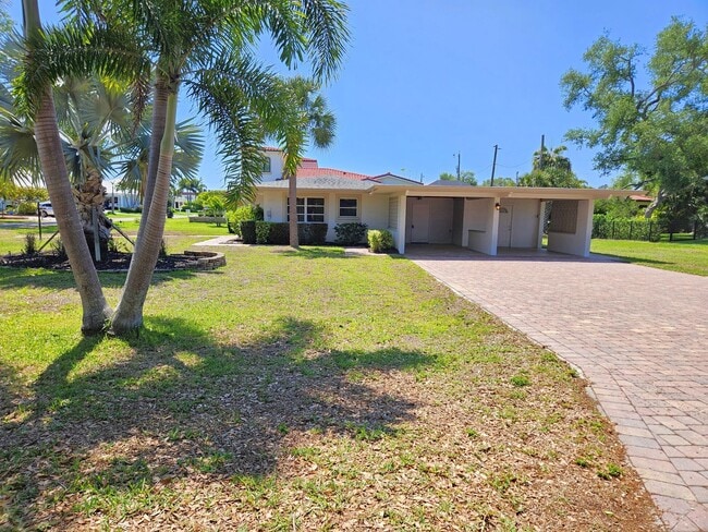 Photo - Venice Island – North of Venice Ave - Annual Single Family Home– Minutes from Venice Beach, Mains...