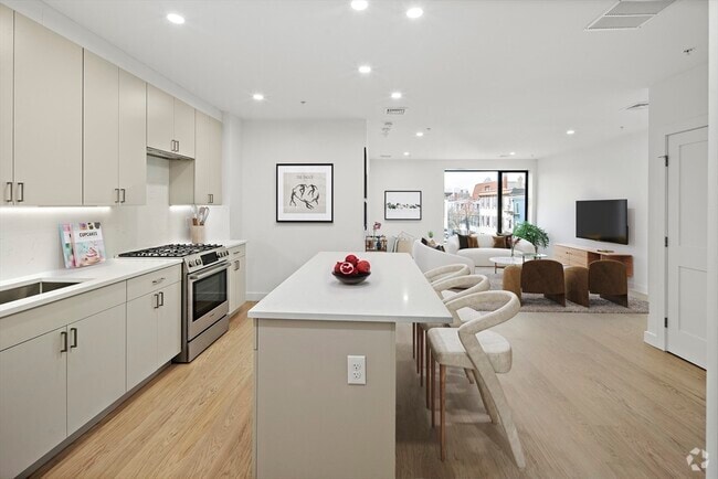 Building Photo - 256 Dorchester St Unit 408 Rental
