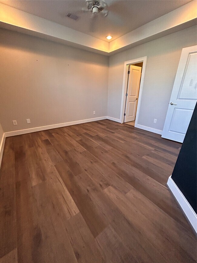 Photo - 211 Milby St