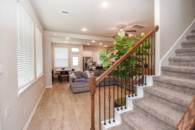 Photo - 8726 Laurel Crest Dr